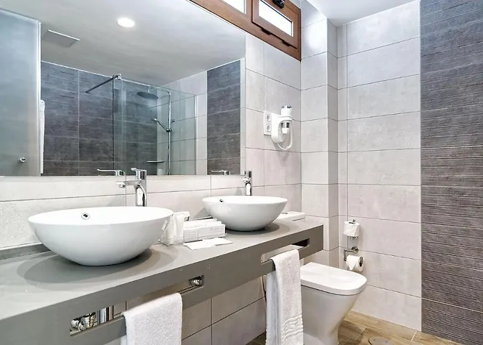 Nasas * 플라야 델 잉글스